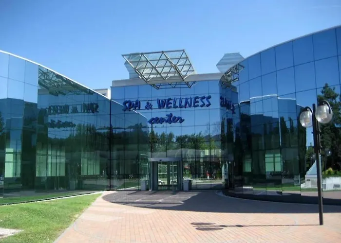 Sky House アパート Mostec